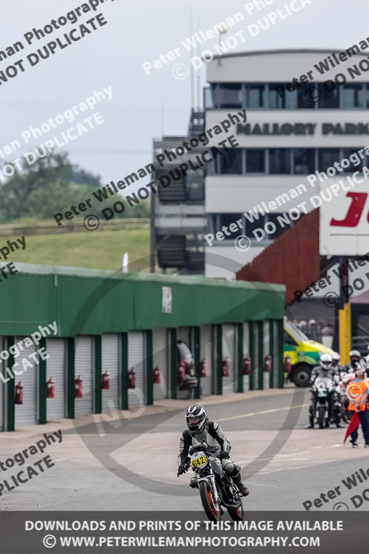 Vintage motorcycle club;eventdigitalimages;mallory park;mallory park trackday photographs;no limits trackdays;peter wileman photography;trackday digital images;trackday photos;vmcc festival 1000 bikes photographs